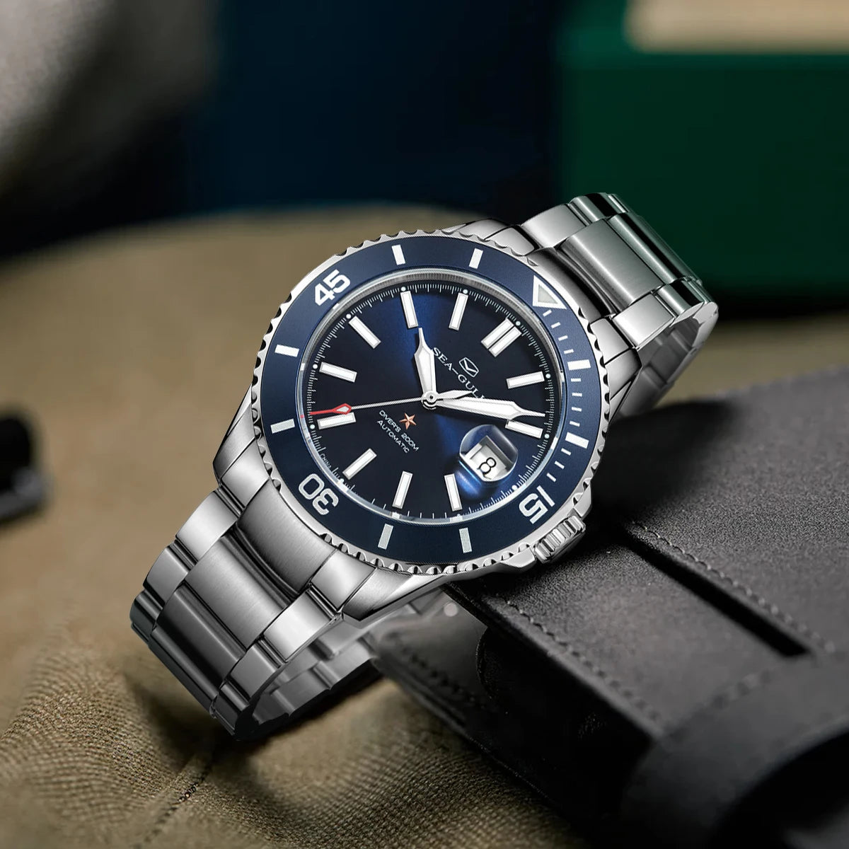 Ocean Series 1523 – 44mm Automatic Diver’s Watch